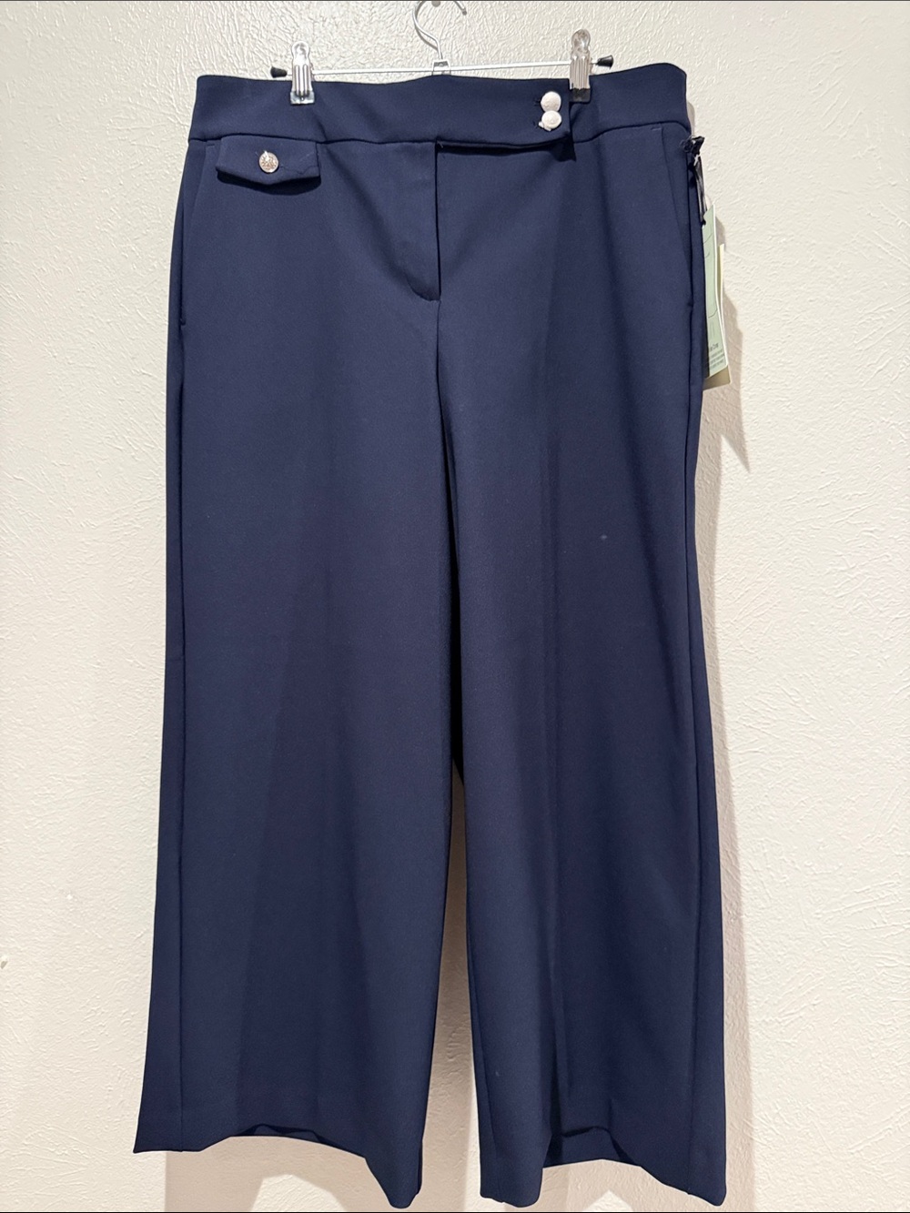 Rachel Zoe-Wide-Leg Navy Dress Pants. Waist 17”. Rise 12”. Inseam 24”